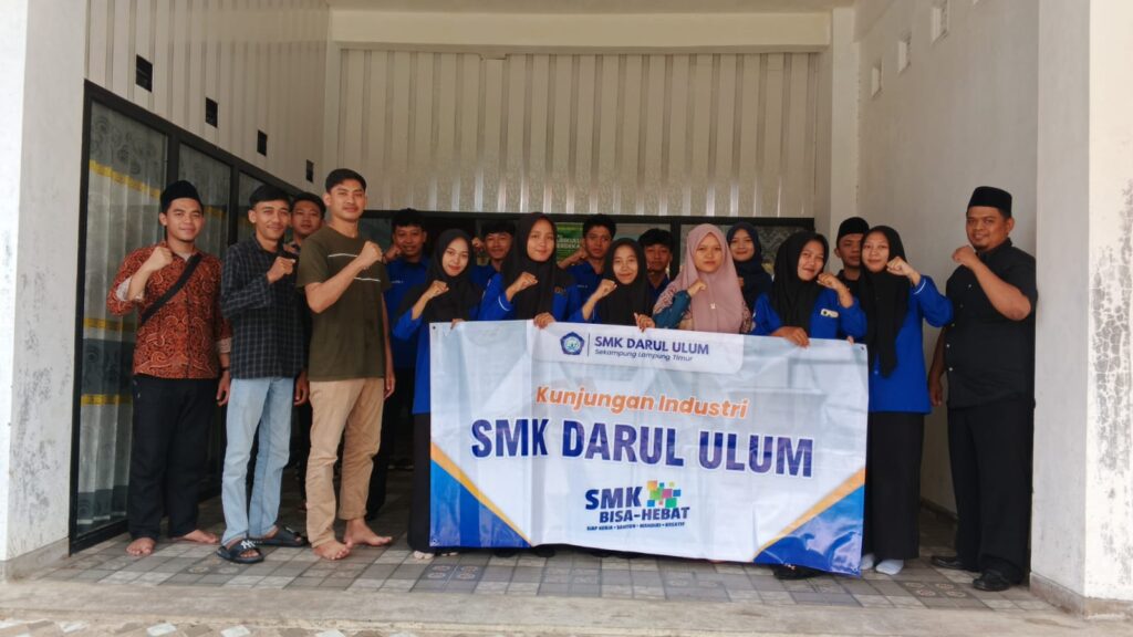 SMK Darul ‘Ulum Sekampung Gelar Kunjungan Industri ke Literasi Nusantara Metro